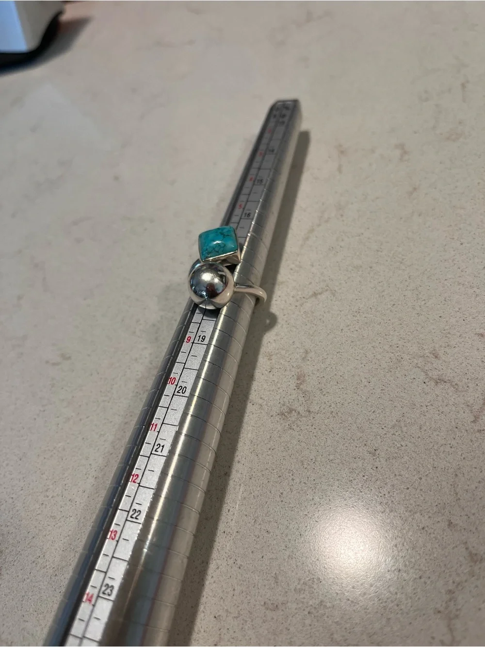 TURQUOISE & STERLING SILVER PRE-LOVED AUTHENTIC STYLE  DESIGN RING